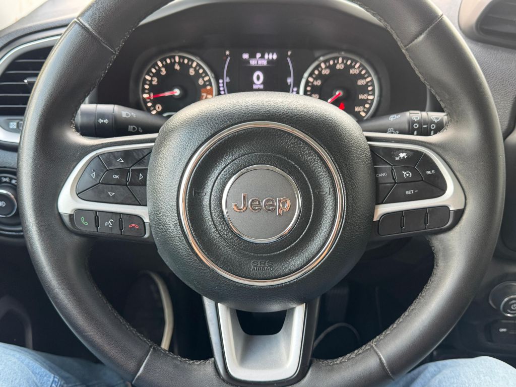 Photo 22 of this JEEP RENEGADE