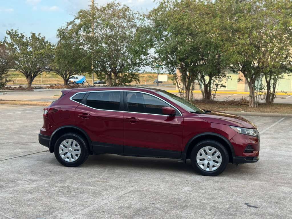 Photo 4 of this NISSAN ROGUE SPORT