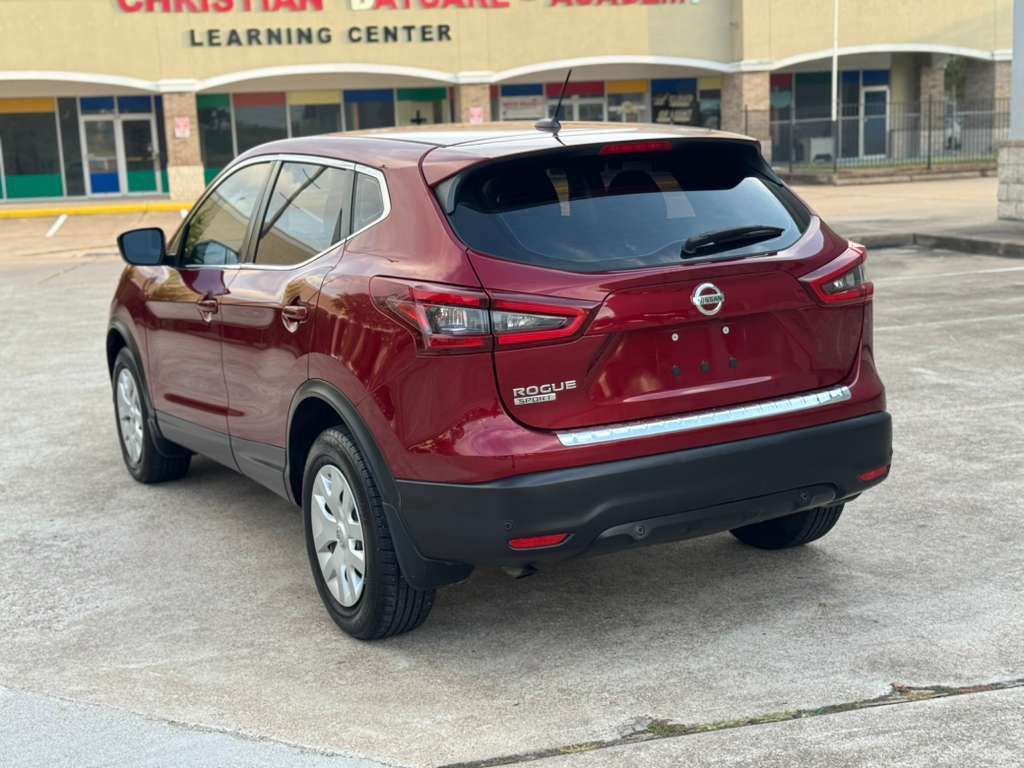 Photo 8 of this NISSAN ROGUE SPORT