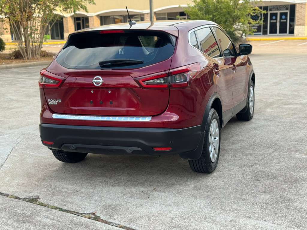 Photo 10 of this NISSAN ROGUE SPORT