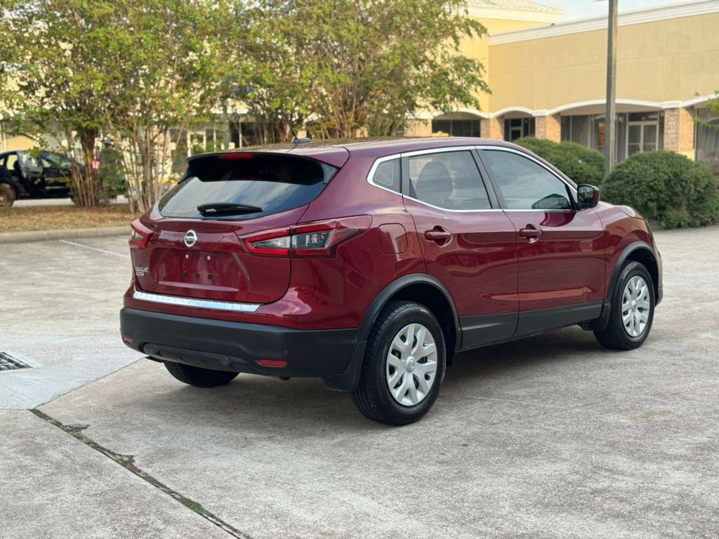 Photo 11 of this NISSAN ROGUE SPORT