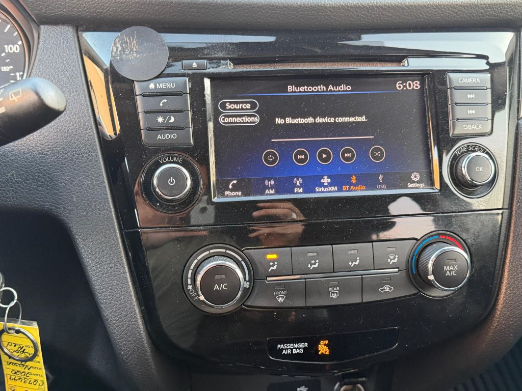 Photo 21 of this NISSAN ROGUE SPORT