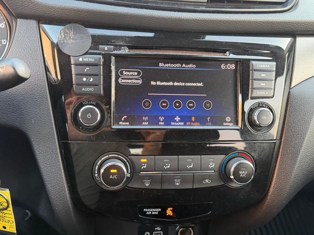 Photo 22 of this NISSAN ROGUE SPORT