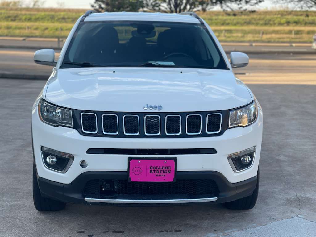 Photo 2 of this JEEP COMPASS