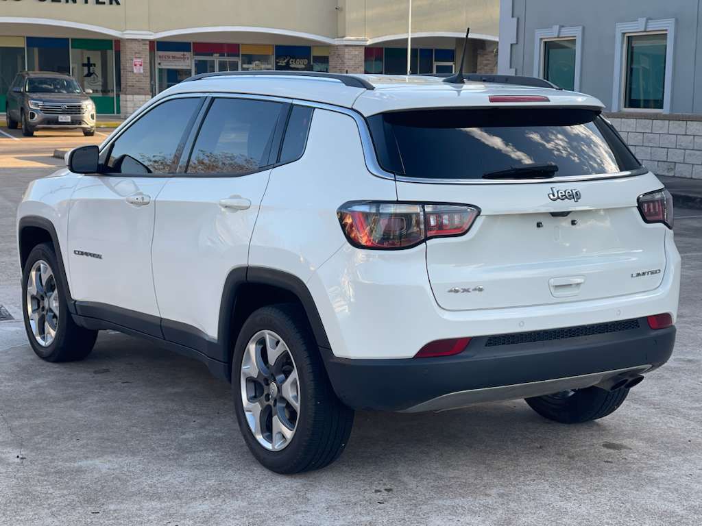 Photo 10 of this JEEP COMPASS