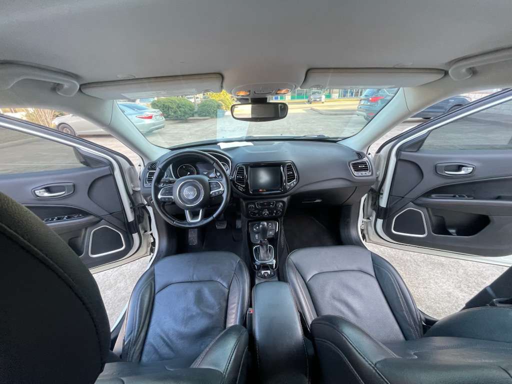 Photo 12 of this JEEP COMPASS