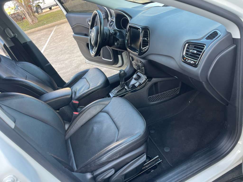 Photo 13 of this JEEP COMPASS
