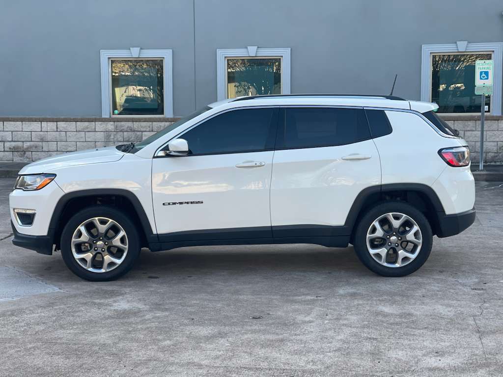 Photo 18 of this JEEP COMPASS
