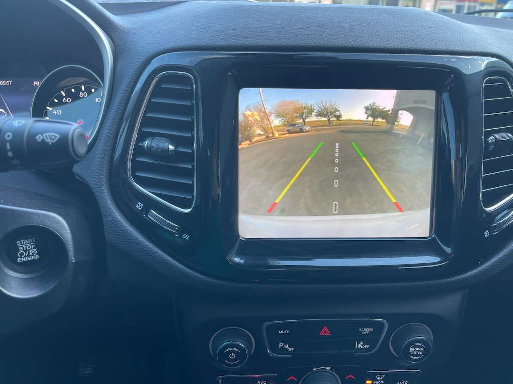 Photo 21 of this JEEP COMPASS