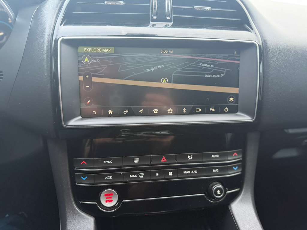Photo 21 of this JAGUAR F-PACE