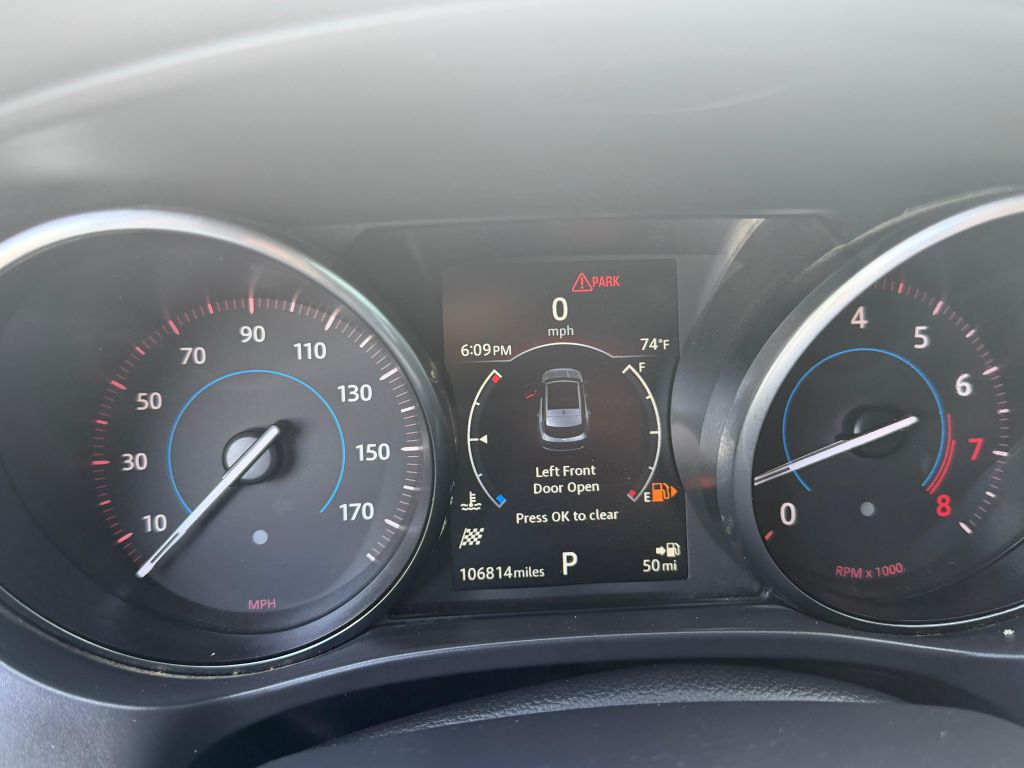 Photo 20 of this JAGUAR F-PACE