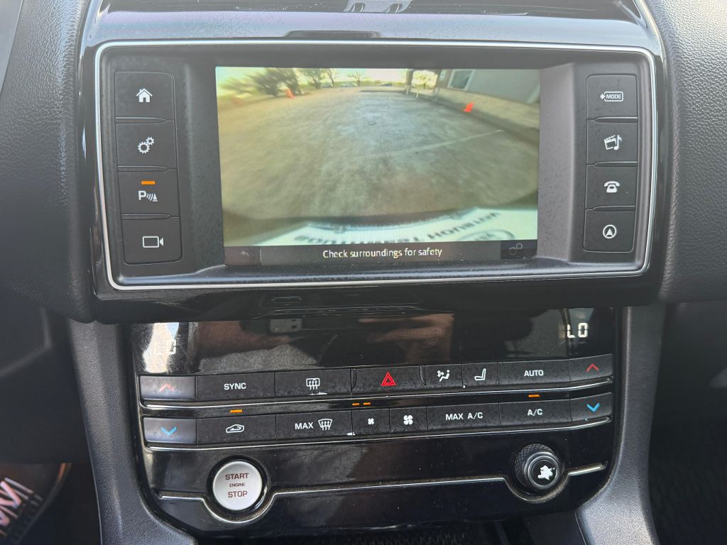 Photo 22 of this JAGUAR F-PACE