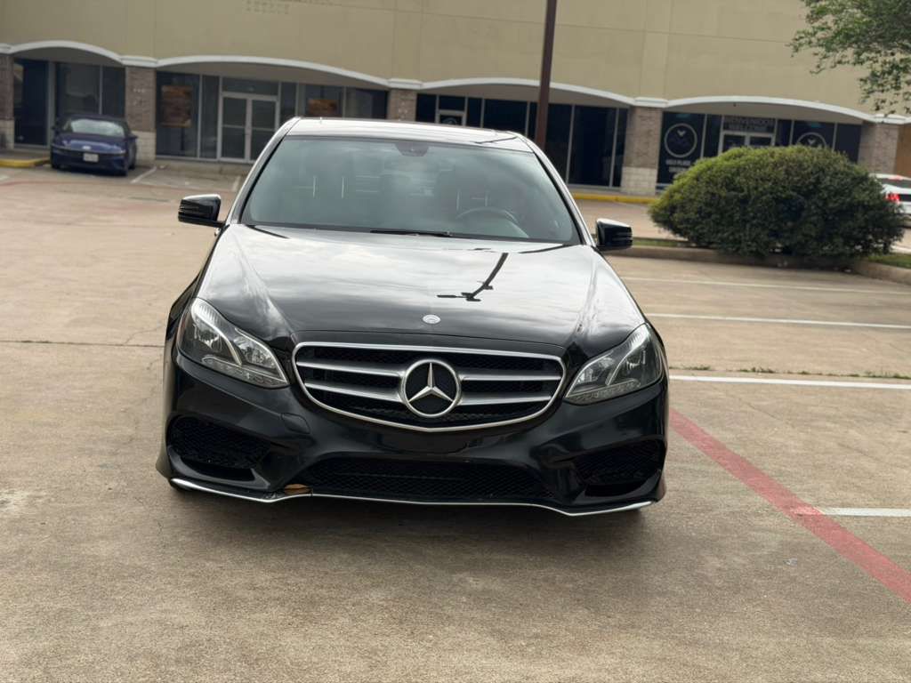 Photo 3 of this MERCEDES-BENZ E-CLASS
