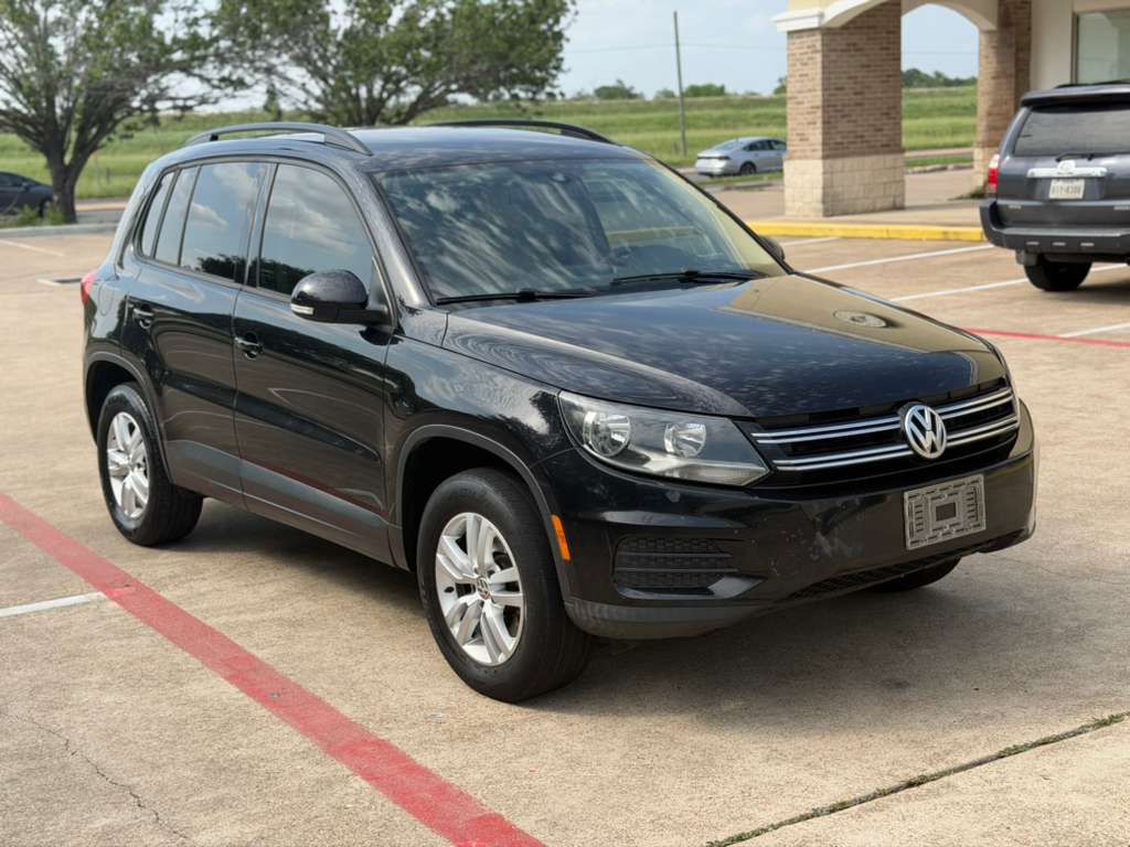 Photo 3 of this VOLKSWAGEN TIGUAN