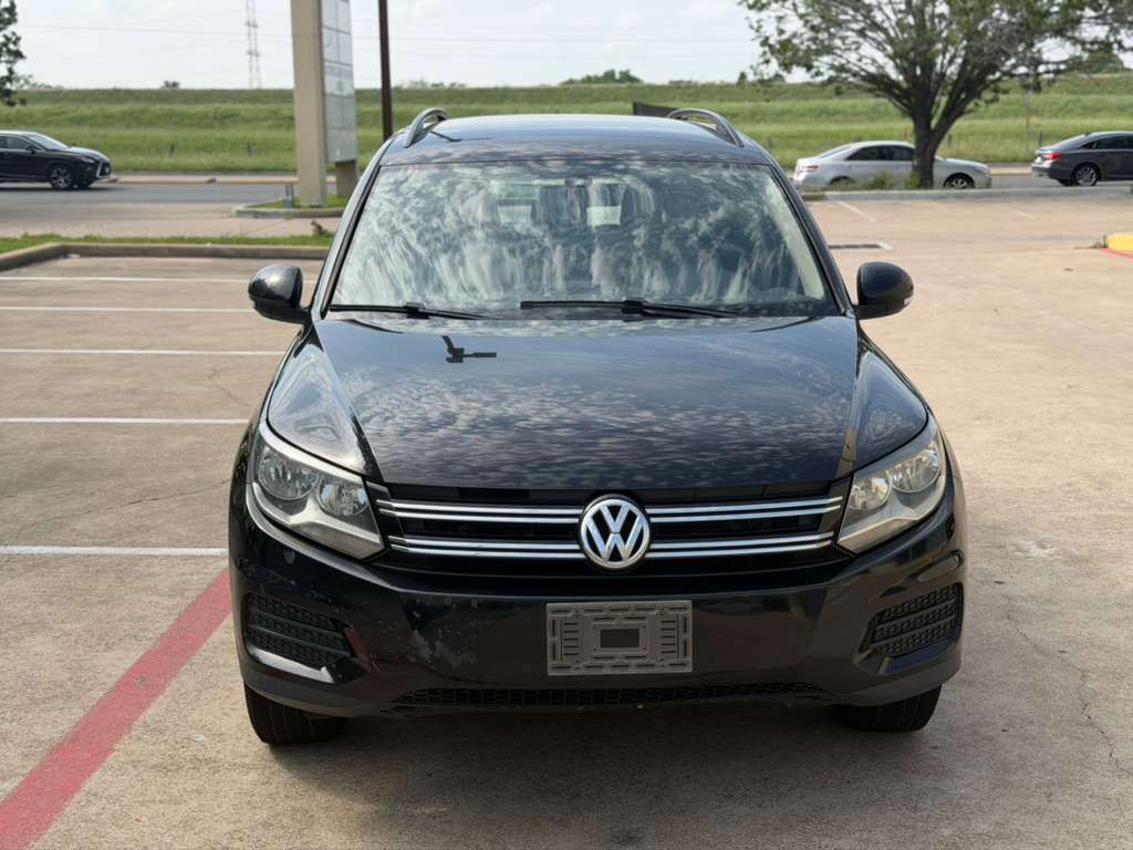 Photo 6 of this VOLKSWAGEN TIGUAN