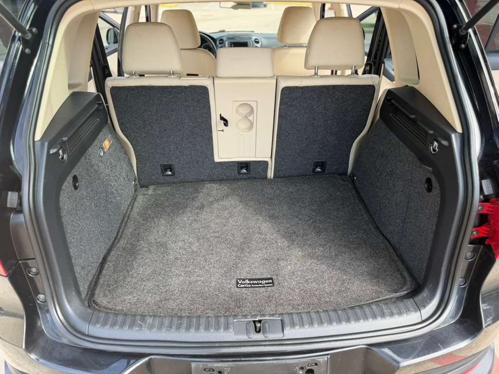 Photo 15 of this VOLKSWAGEN TIGUAN
