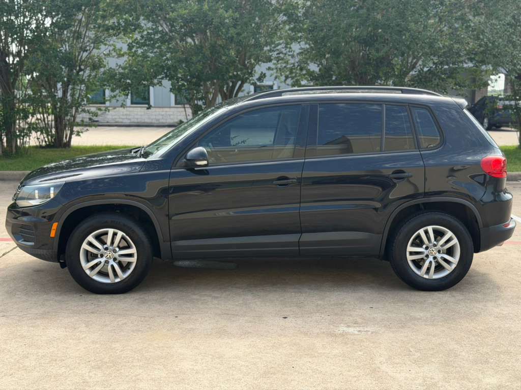 Photo 5 of this VOLKSWAGEN TIGUAN