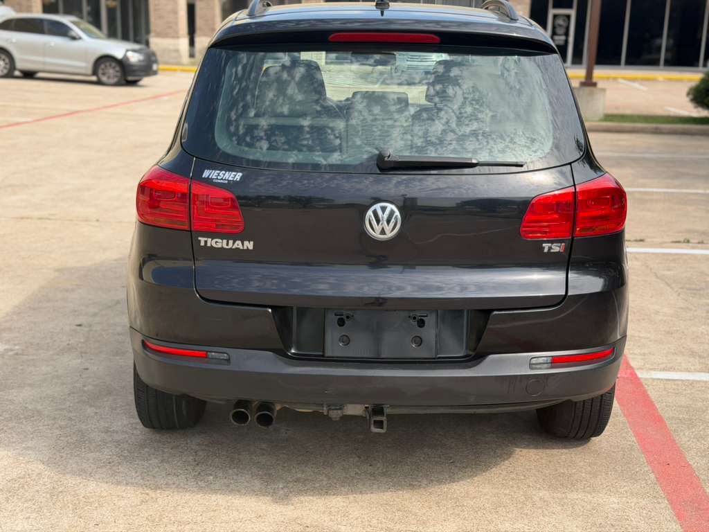 Photo 10 of this VOLKSWAGEN TIGUAN
