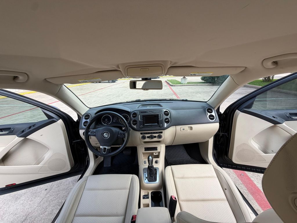 Photo 16 of this VOLKSWAGEN TIGUAN