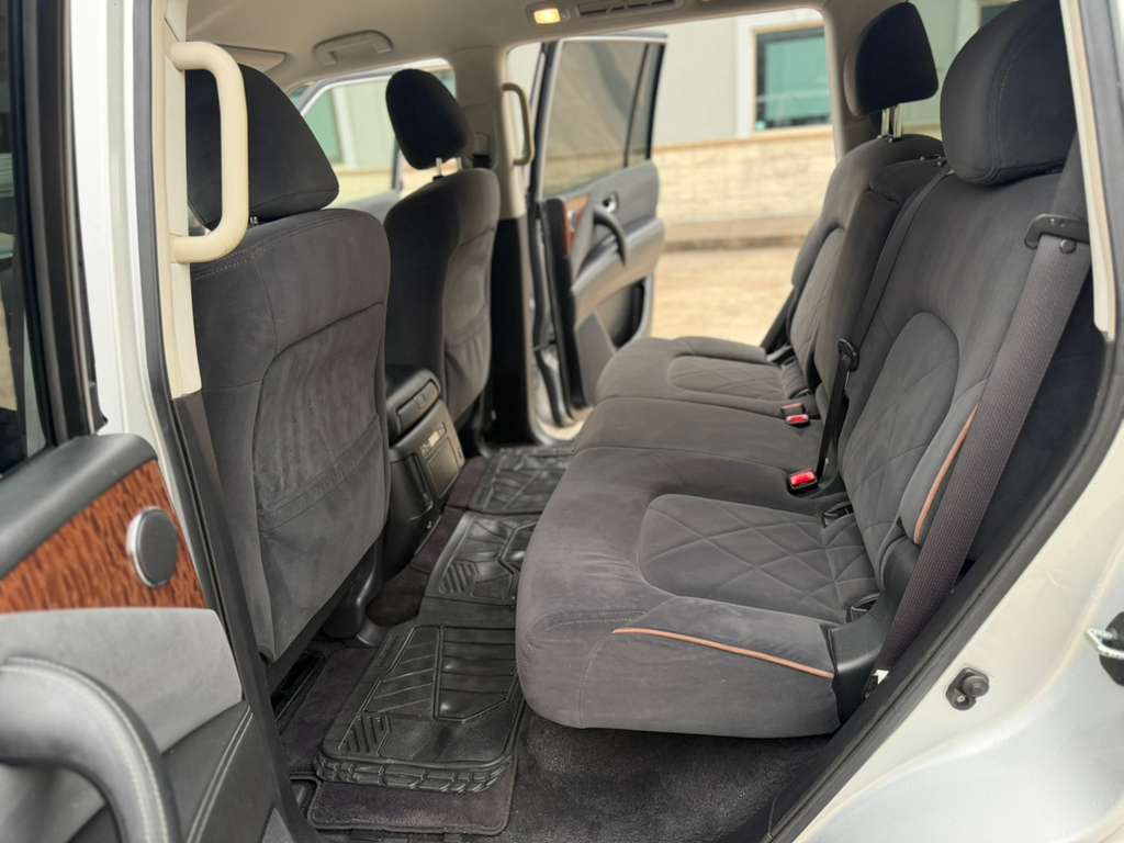 Photo 12 of this NISSAN ARMADA