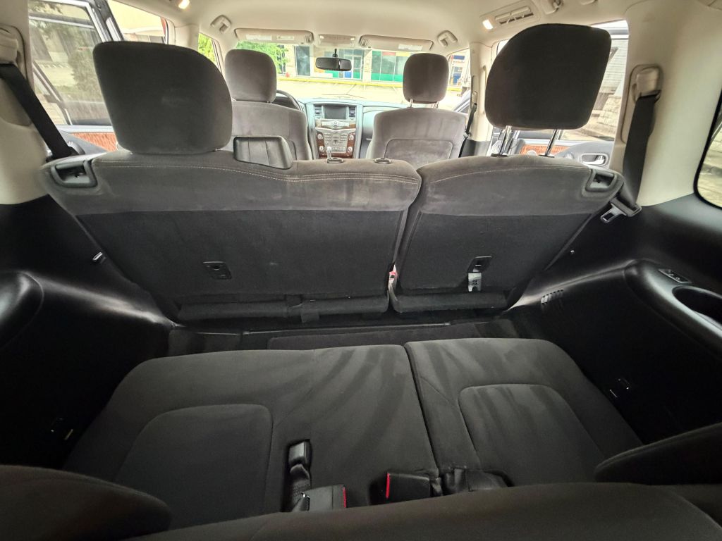 Photo 14 of this NISSAN ARMADA