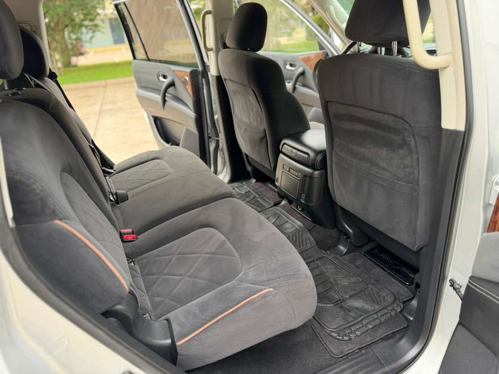 Photo 19 of this NISSAN ARMADA