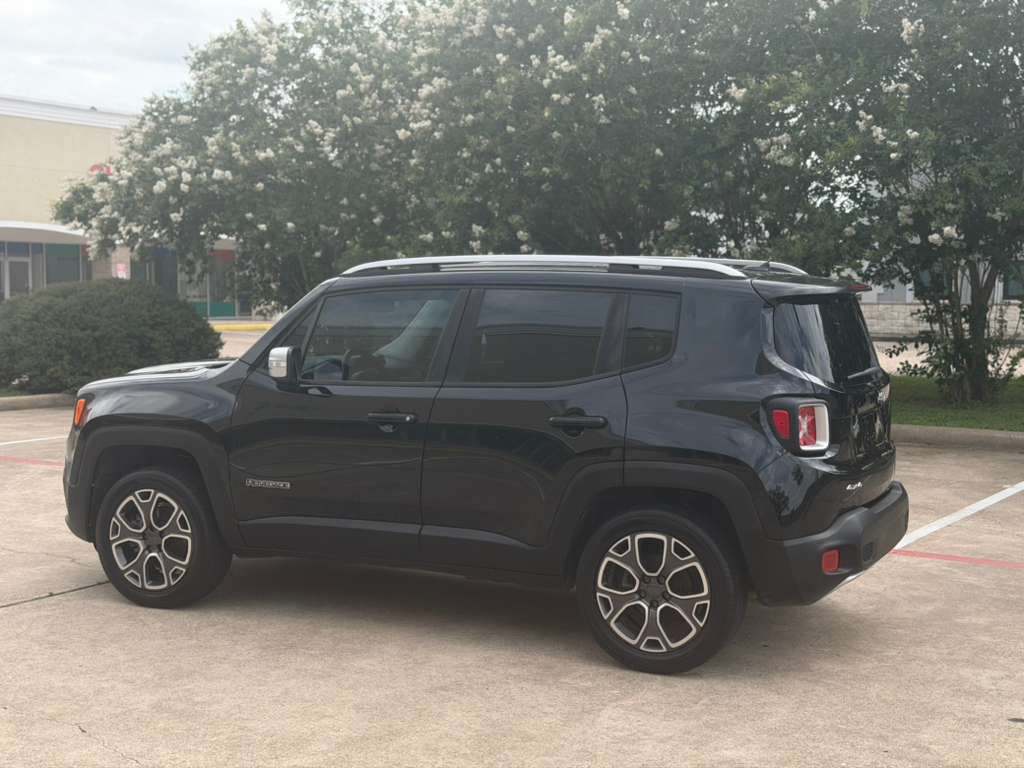 Photo 8 of this JEEP RENEGADE