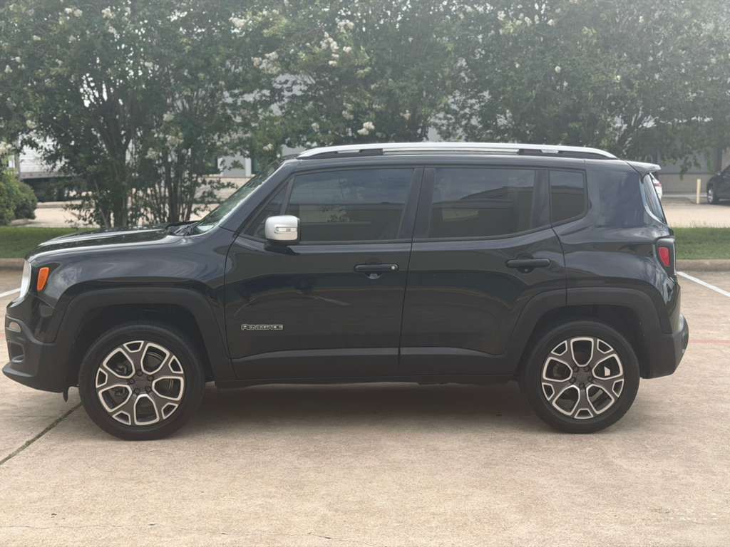 Photo 9 of this JEEP RENEGADE