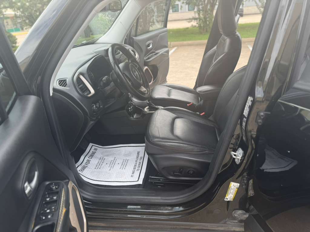 Photo 11 of this JEEP RENEGADE