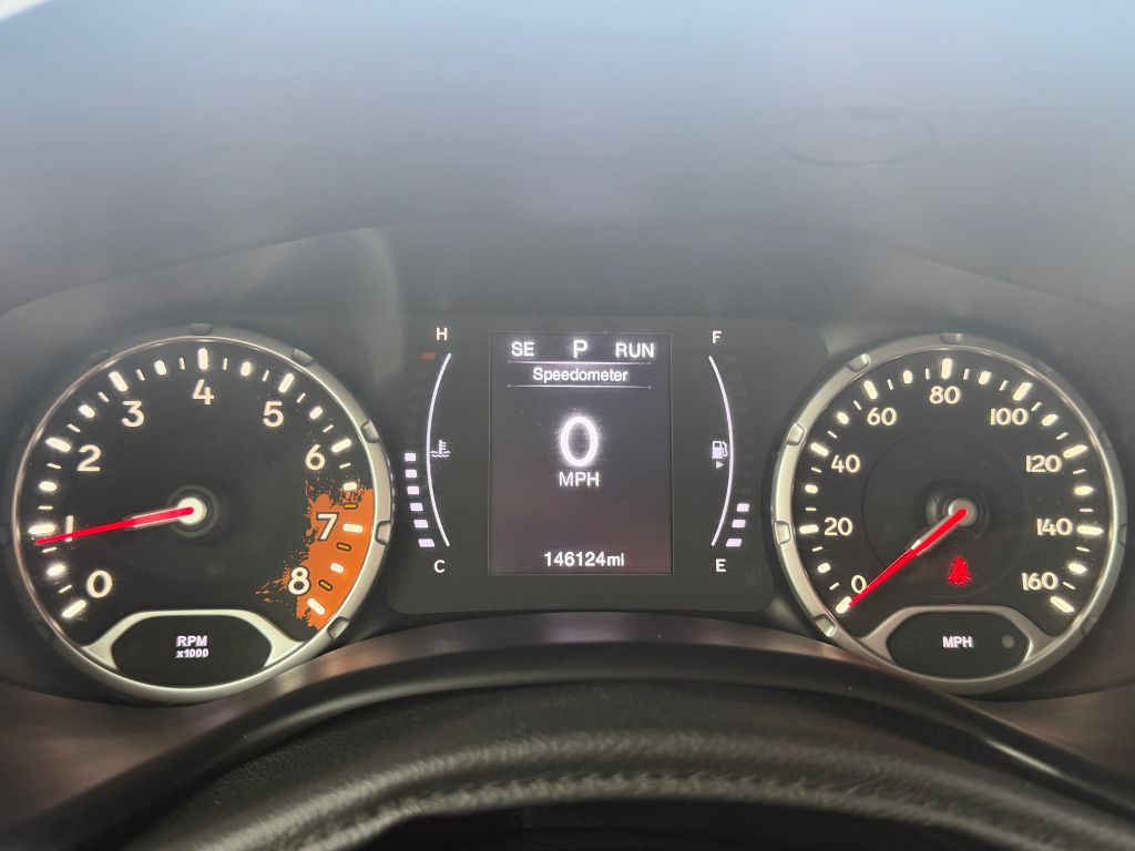 Photo 16 of this JEEP RENEGADE