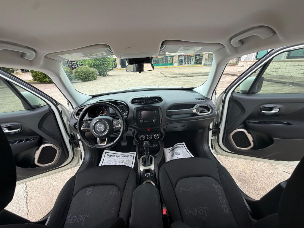Photo 17 of this JEEP RENEGADE