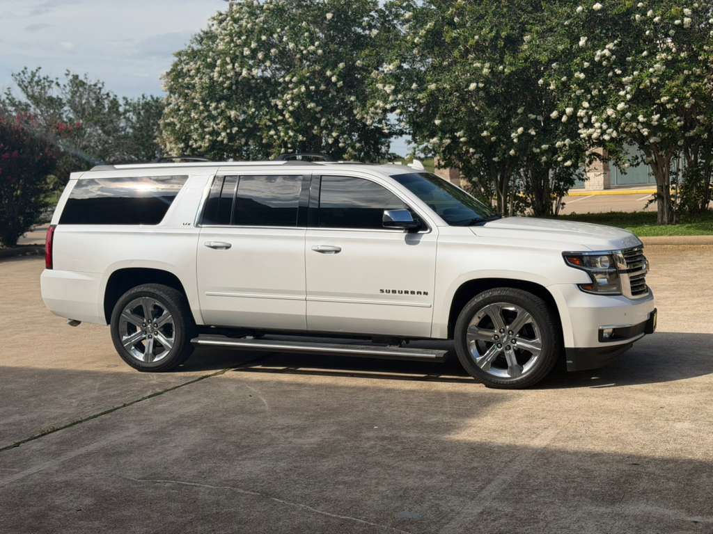Photo 4 of this CHEVROLET SUBURBAN