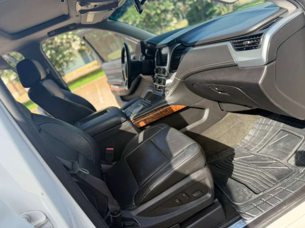 Photo 13 of this CHEVROLET SUBURBAN