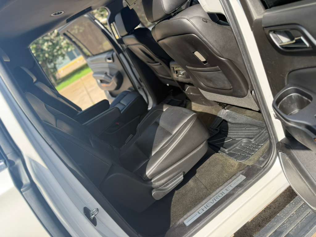 Photo 14 of this CHEVROLET SUBURBAN