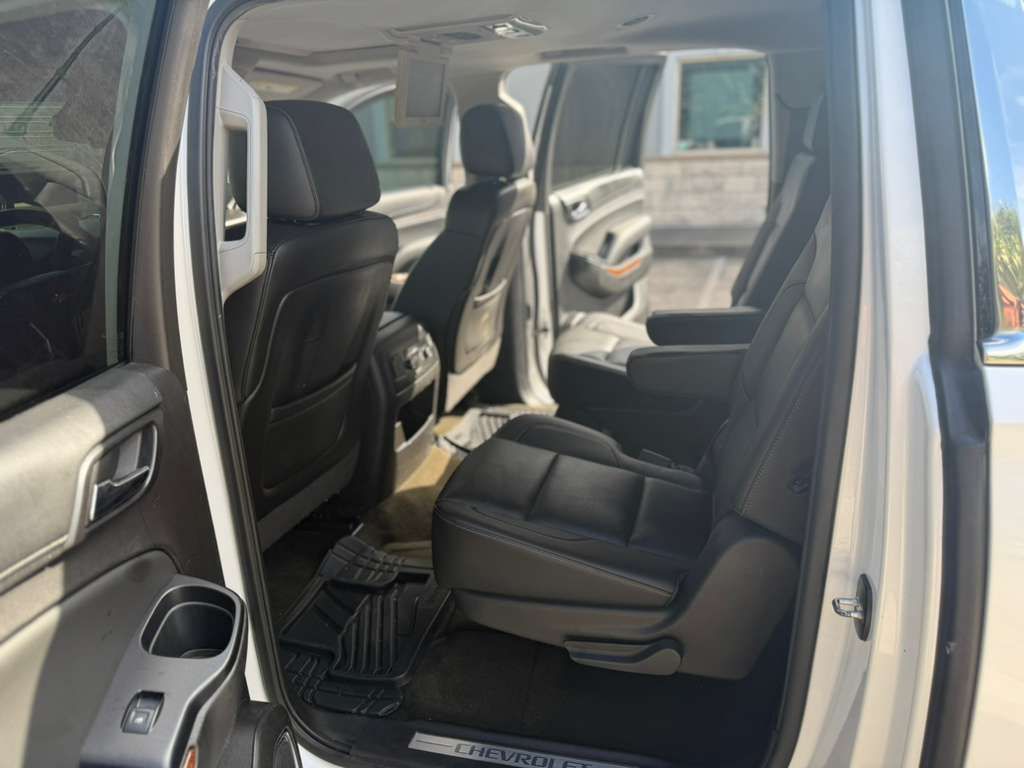 Photo 16 of this CHEVROLET SUBURBAN