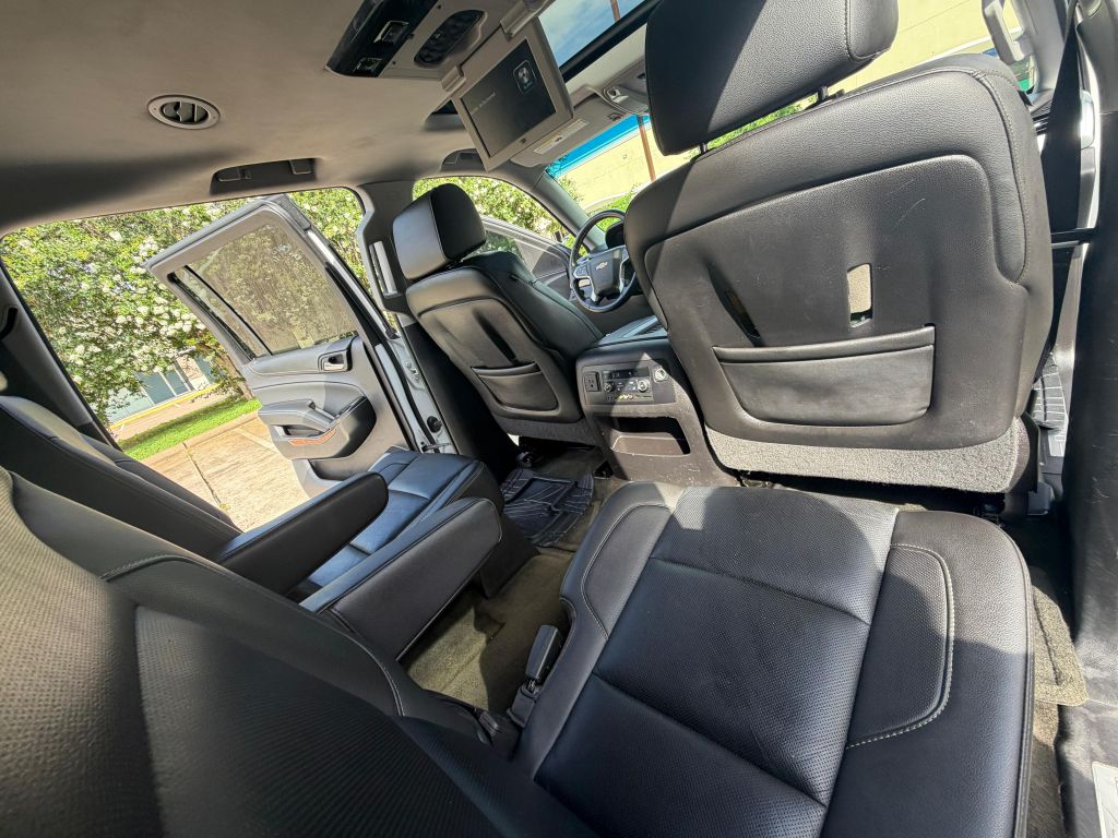 Photo 18 of this CHEVROLET SUBURBAN