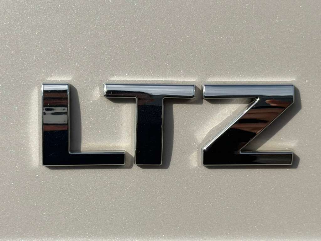 Photo 20 of this CHEVROLET SUBURBAN