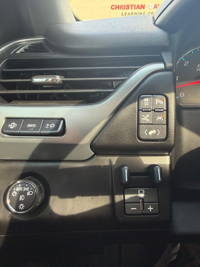 Photo 24 of this CHEVROLET SUBURBAN