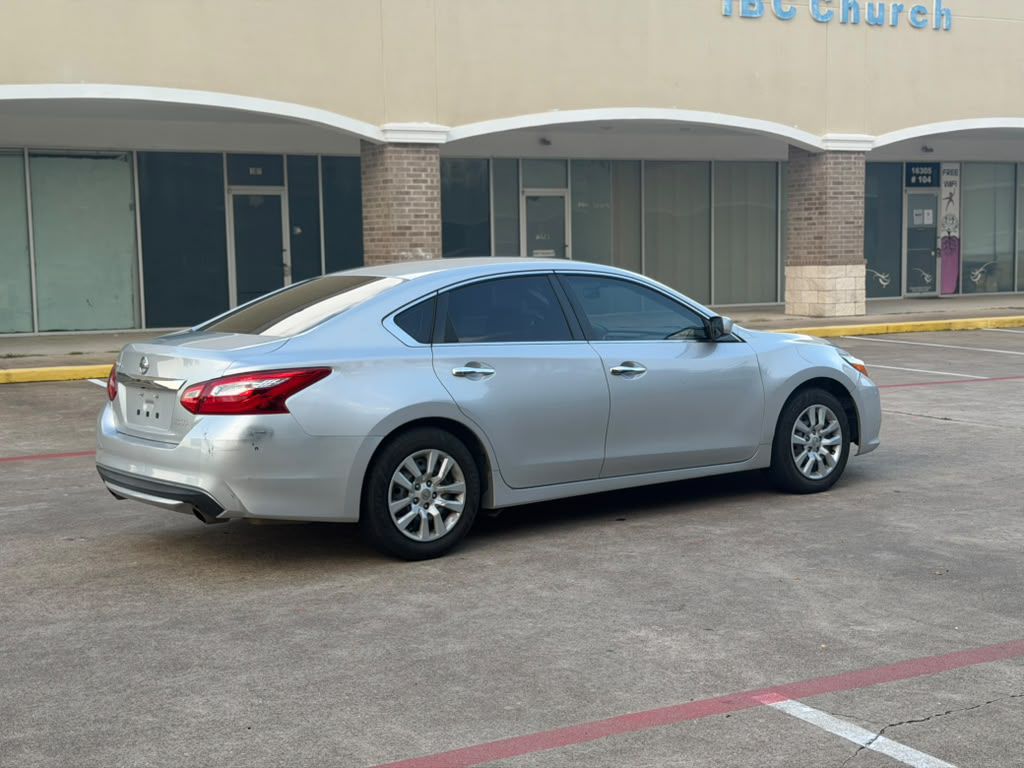 Photo 4 of this NISSAN ALTIMA