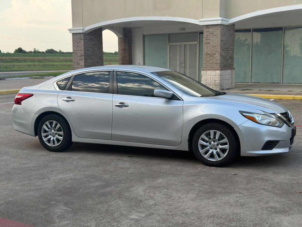 Photo 6 of this NISSAN ALTIMA