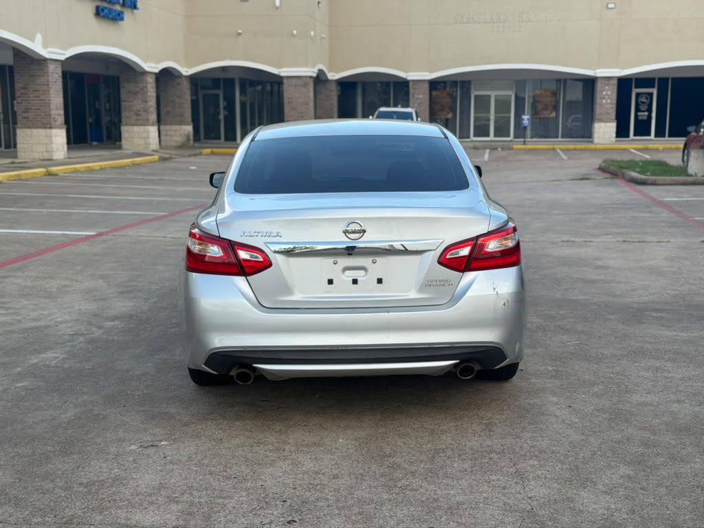 Photo 7 of this NISSAN ALTIMA