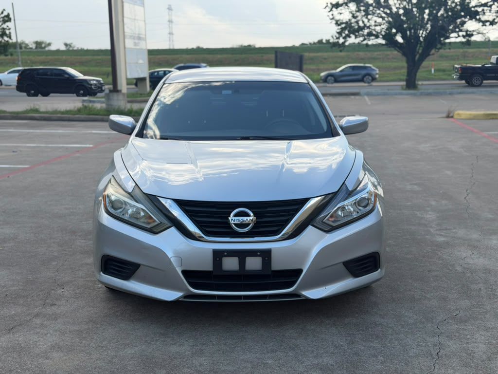 Photo 2 of this NISSAN ALTIMA