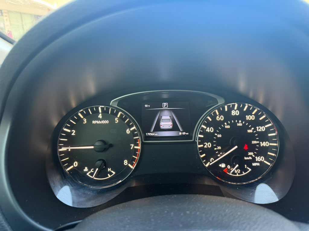 Photo 17 of this NISSAN ALTIMA