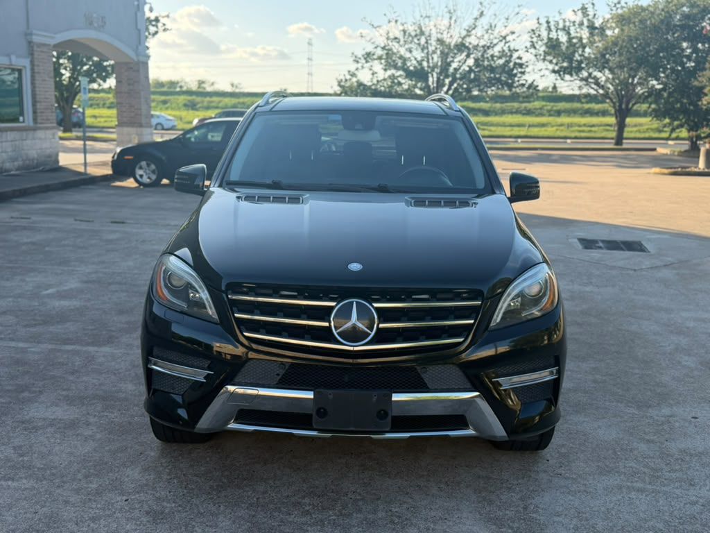 Photo 2 of this MERCEDES-BENZ ML