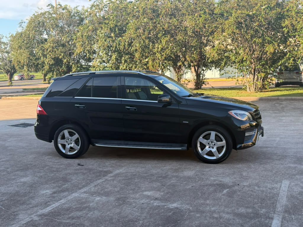 Photo 4 of this MERCEDES-BENZ ML