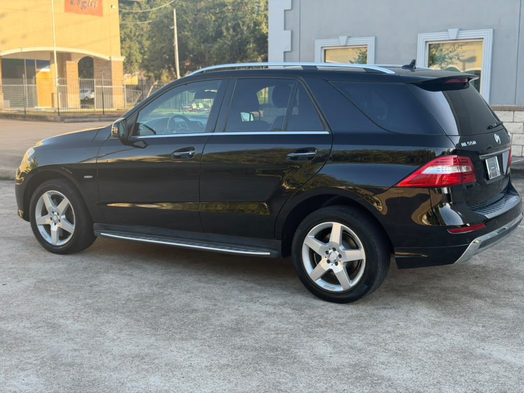 Photo 6 of this MERCEDES-BENZ ML