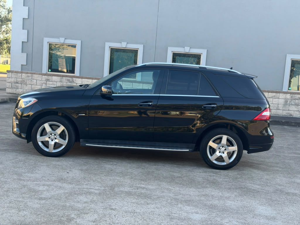 Photo 7 of this MERCEDES-BENZ ML