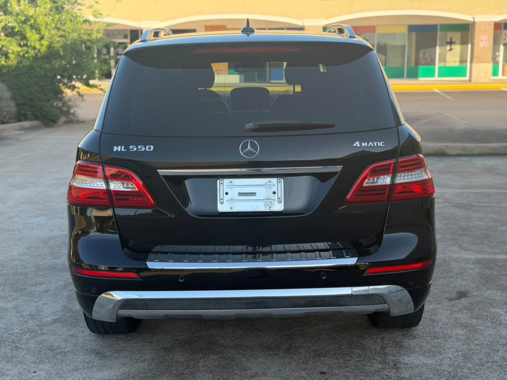 Photo 8 of this MERCEDES-BENZ ML