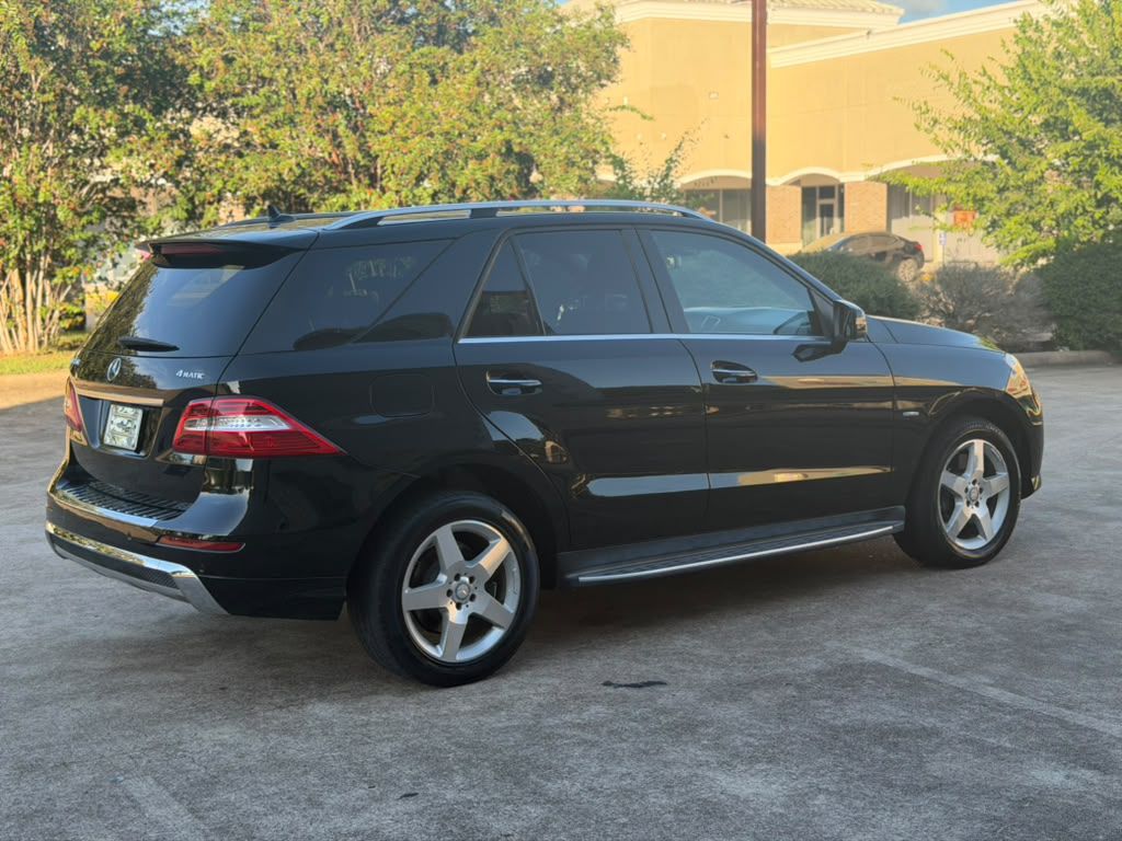 Photo 10 of this MERCEDES-BENZ ML