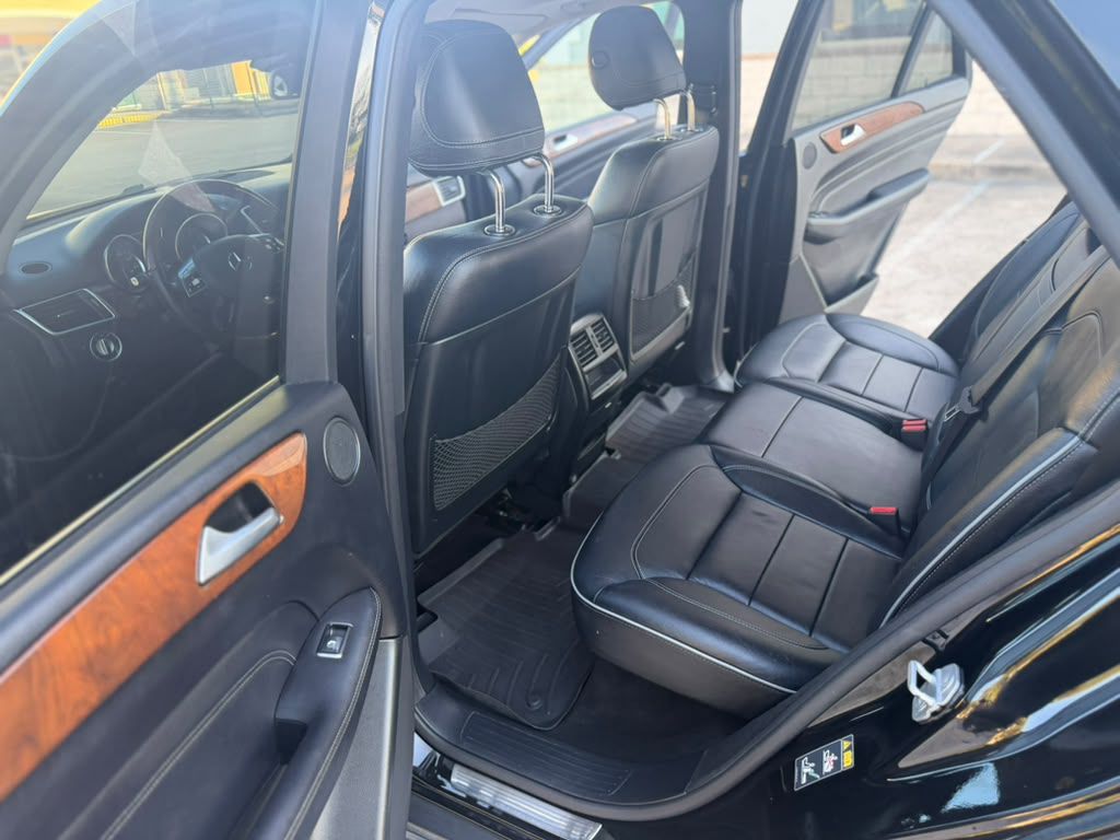 Photo 12 of this MERCEDES-BENZ ML